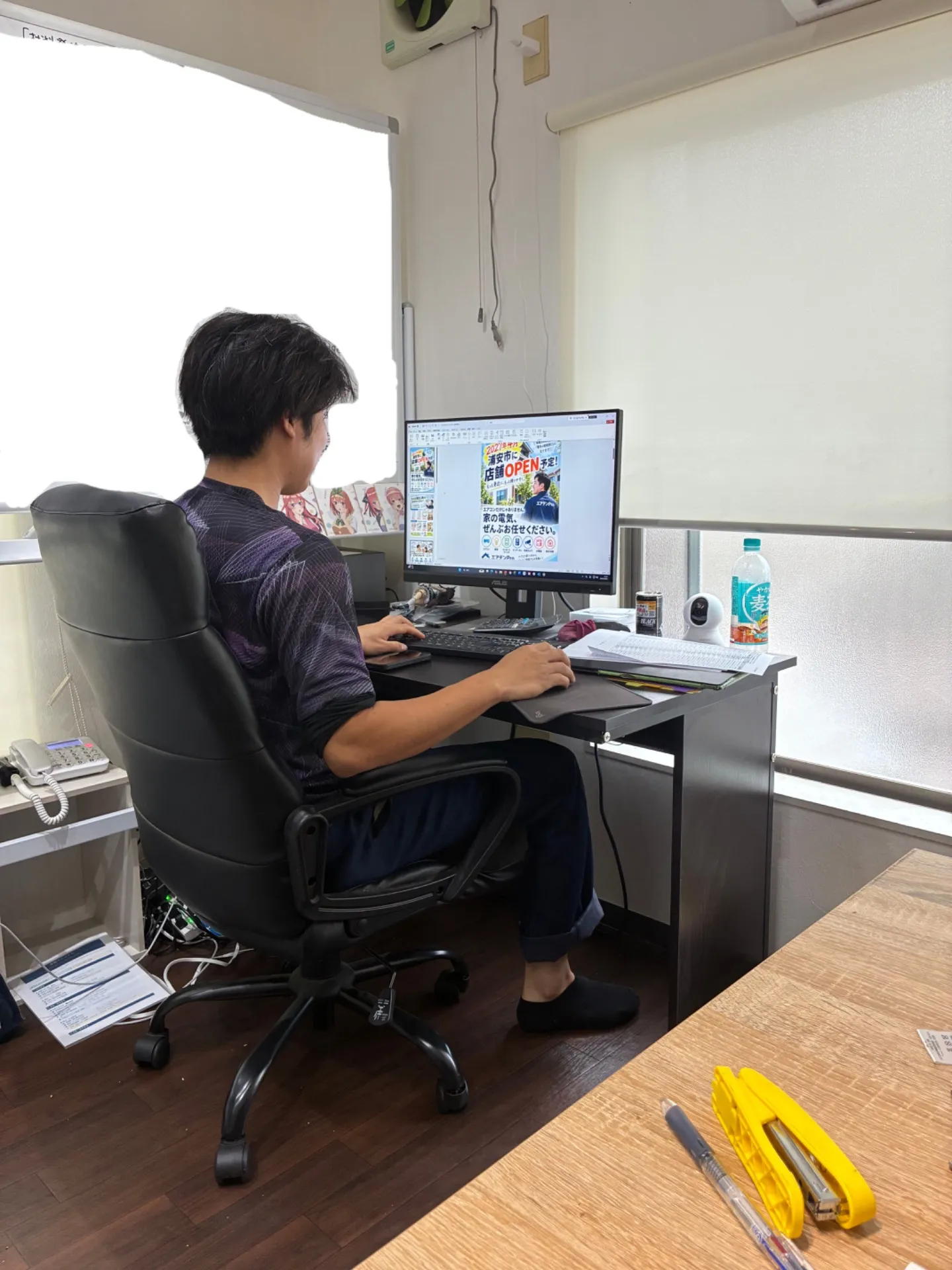 店舗オープンに向けてチラシ作成中!